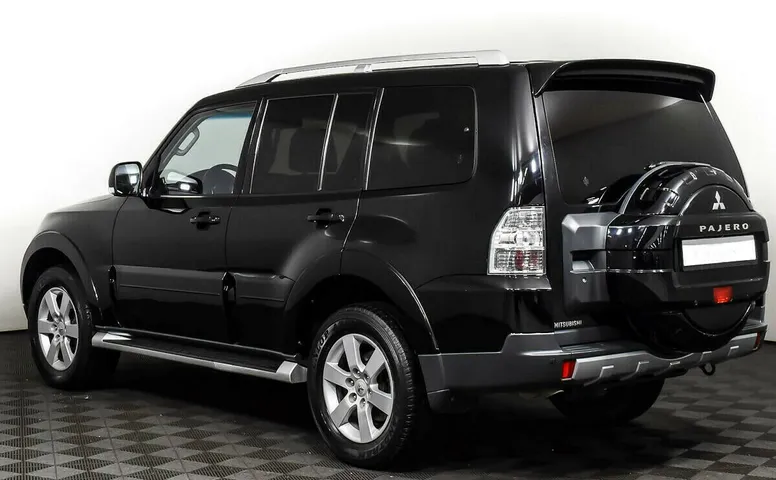 Mitsubishi Pajero IV