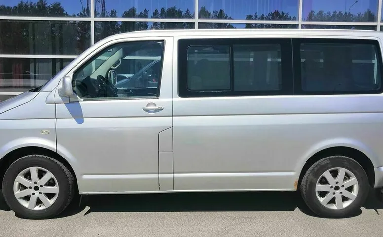 Volkswagen Multivan 2.5d MT (131 л.с.)