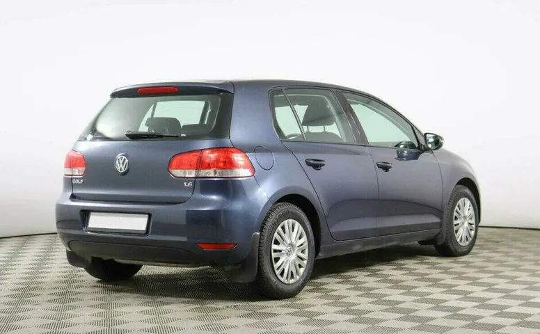 Volkswagen Golf 1.6 Робот