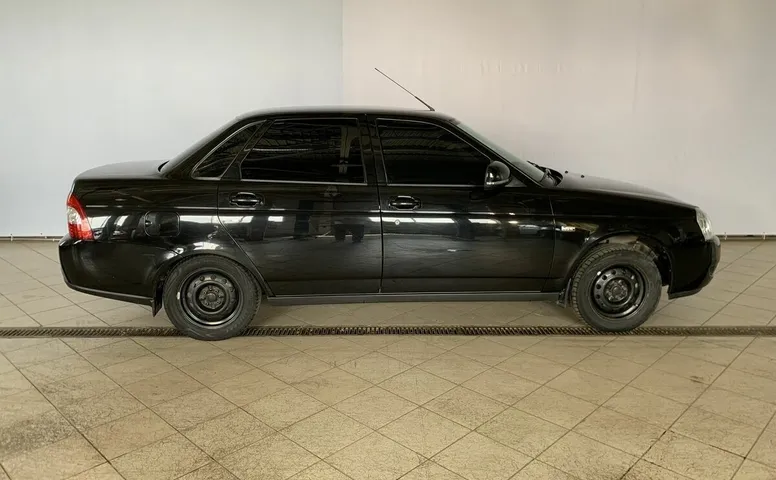 LADA (ВАЗ) 2170 1.6 MT (106 л.с.)