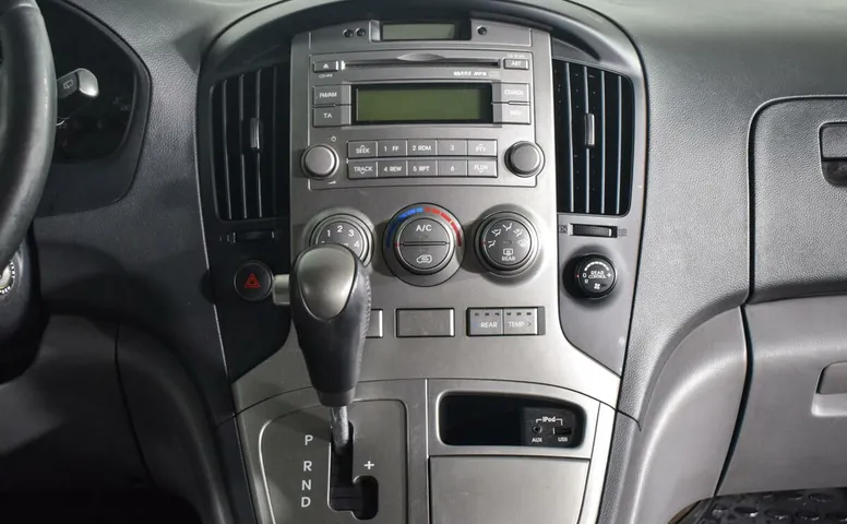 Hyundai H-1