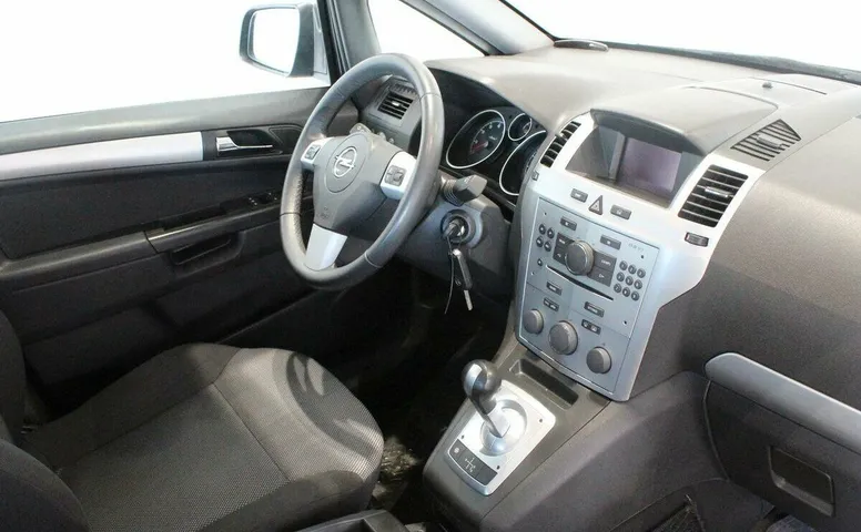Opel Zafira B Рестайлинг