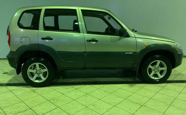 Chevrolet NIVA 1.7 MT (80 л.с.) 4WD