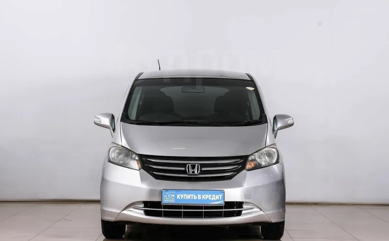 Honda Freed, 1 поколение