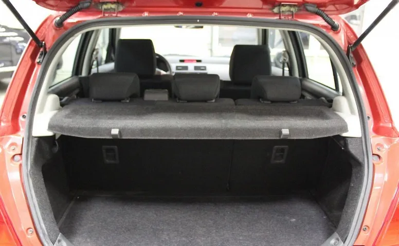 Suzuki Swift, III