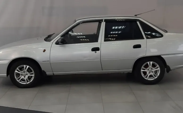 Daewoo NEXIA 1.6 MT (109 л.с.)