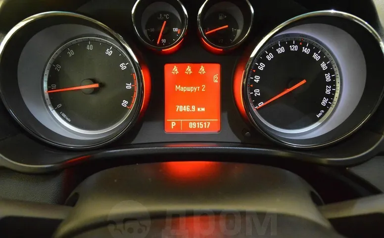 Opel Insignia, 1 поколение