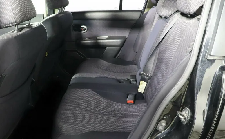 Nissan Tiida I