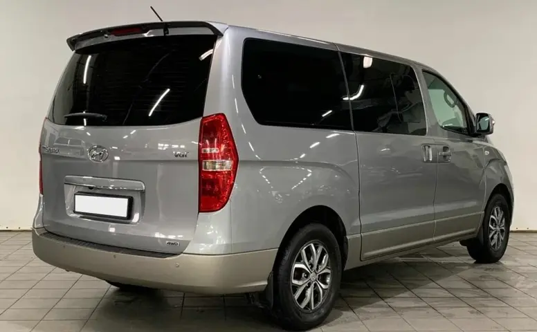 Hyundai Grand Starex