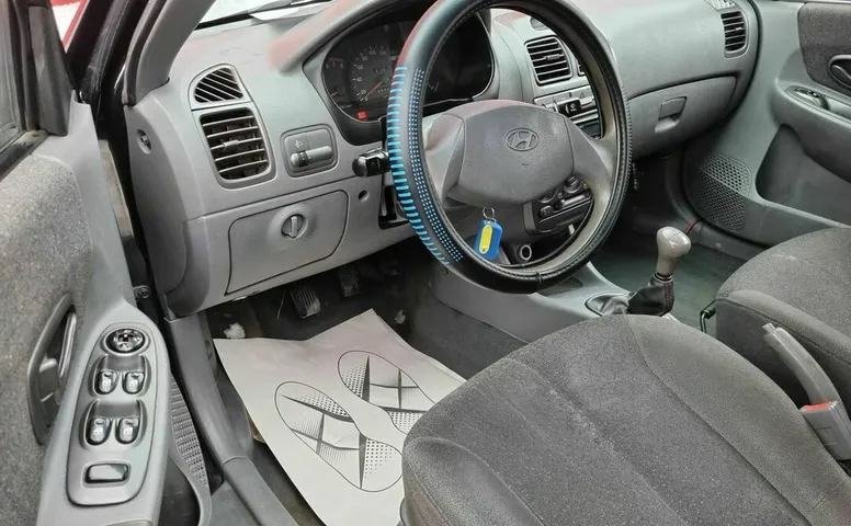 Hyundai ACCENT 1.5 MT (102 л.с.)