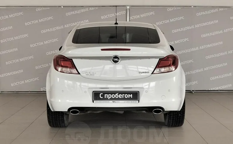 Opel Insignia, 1 поколение