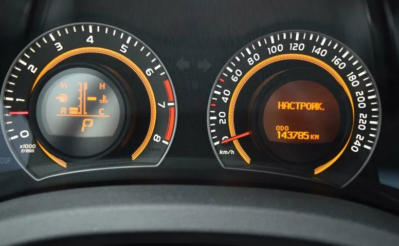 Toyota auris i рестайлинг