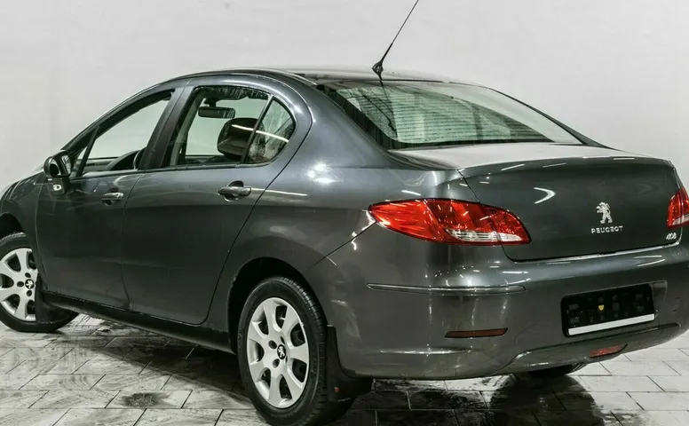 Peugeot 408