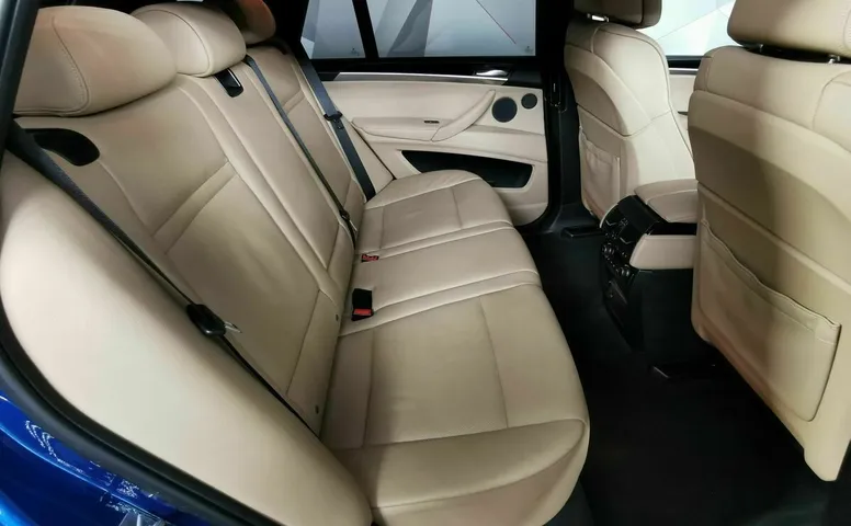 BMW X5 M 4.4 AT (555 л.с.) Синий