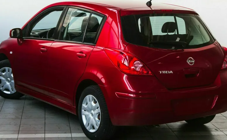 Nissan tiida