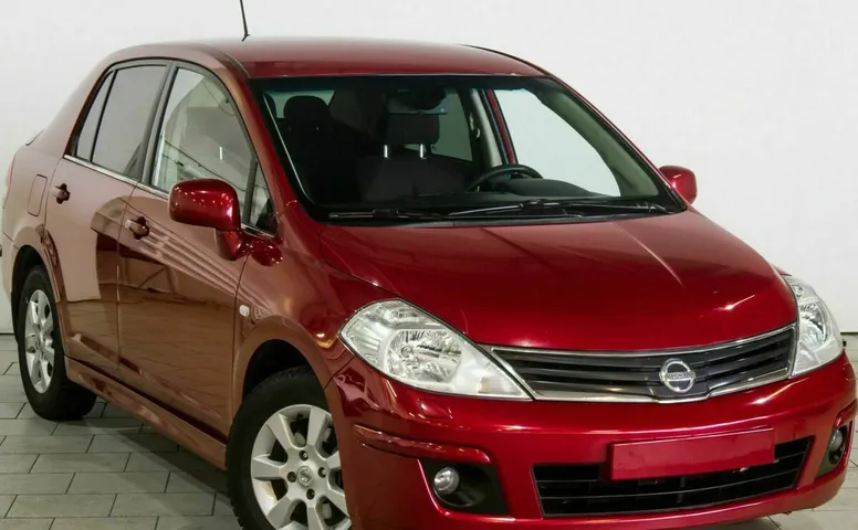 Nissan tiida