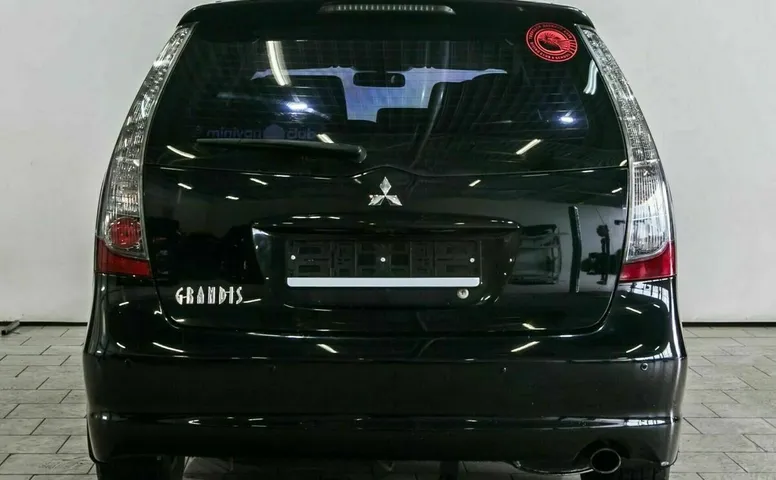 Mitsubishi grandis