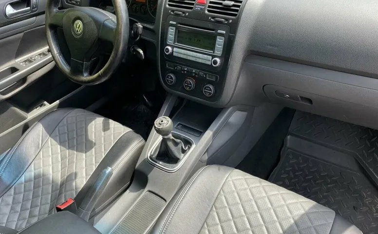 Volkswagen Jetta V