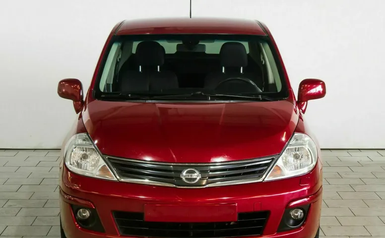 Nissan tiida