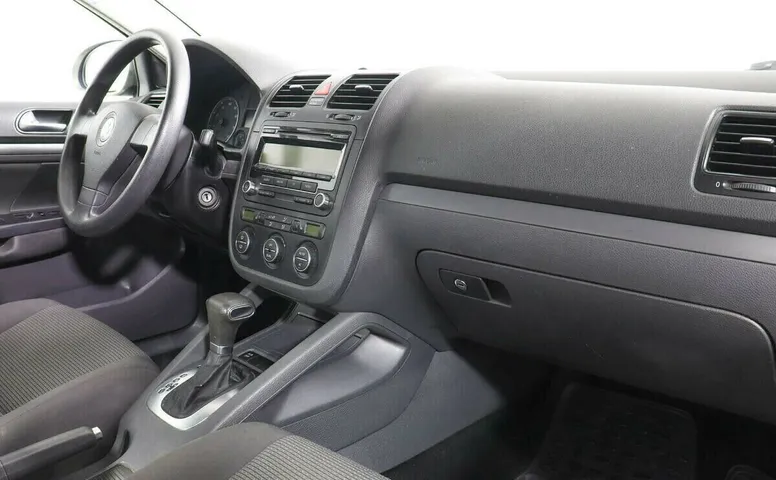 Volkswagen Jetta V