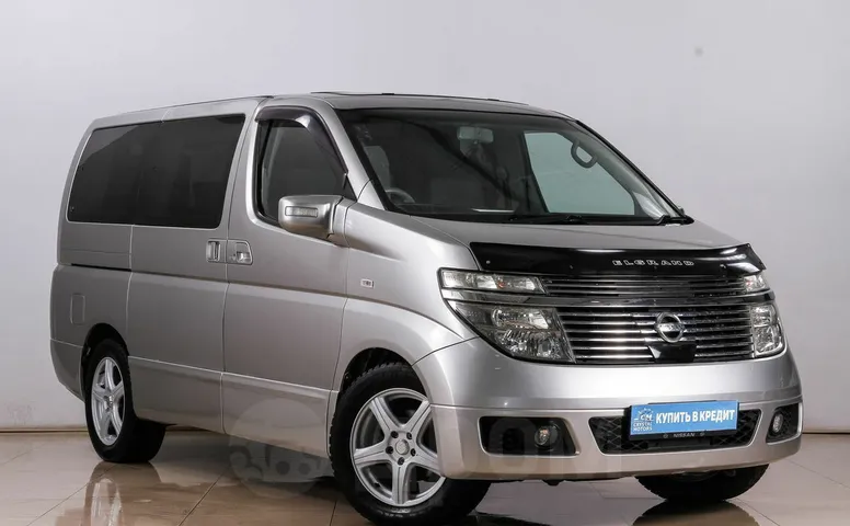 Nissan Elgrand, 2 поколение