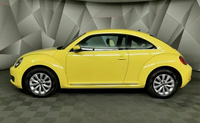Volkswagen Beetle 1.2 TSI BlueMotion DSG (105 л.с.) Жёлтый
