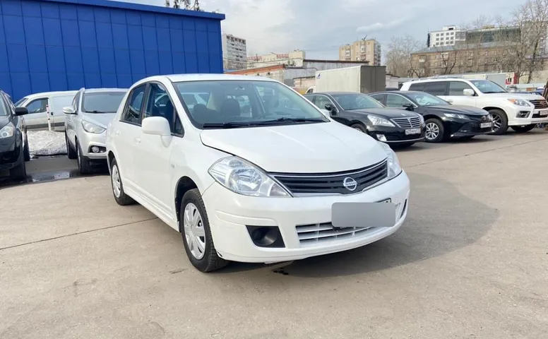 Nissan Tiida