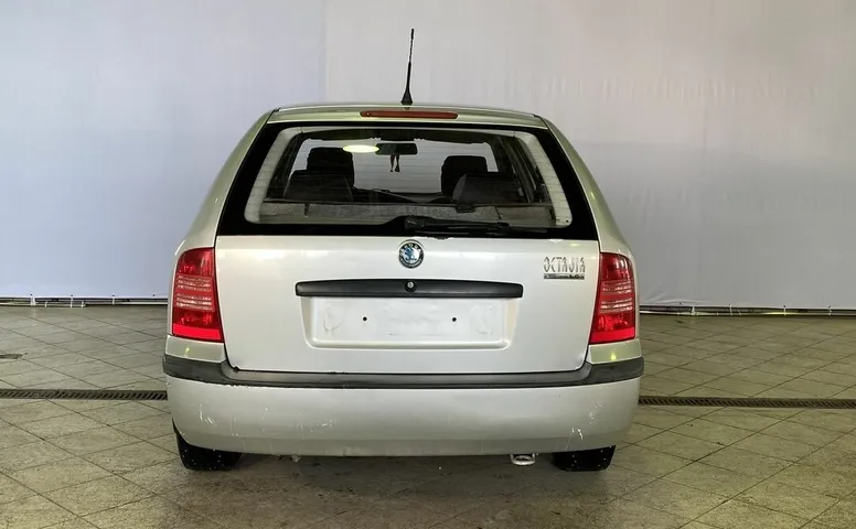 Skoda OCTAVIA 1.6 MT (100 л.с.)