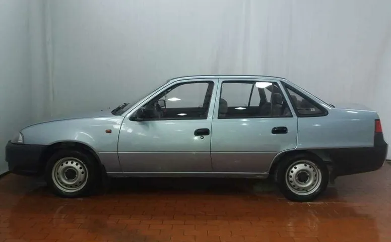 Daewoo NEXIA 1.5 MT (80 л.с.)