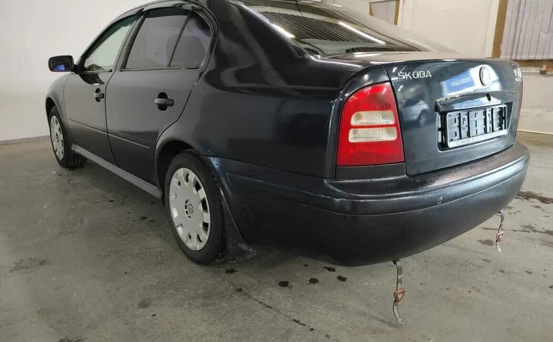 Skoda OCTAVIA 1.6 MT (102 л.с.)