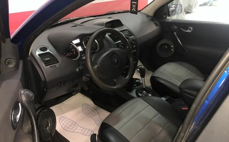 Renault MEGANE 1.6 AT (115 л.с.)