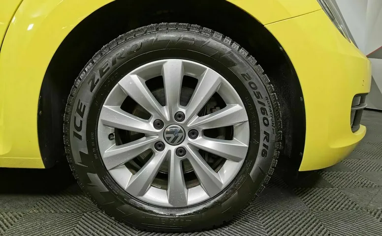 Volkswagen Beetle 1.2 TSI BlueMotion DSG (105 л.с.) Жёлтый