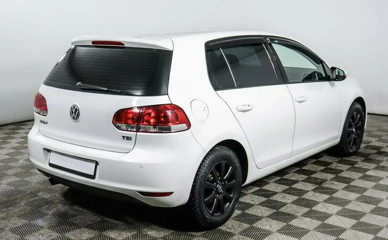 Volkswagen Golf VI