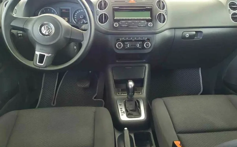 Volkswagen GOLF_PLUS 1.6 AT (102 л.с.)