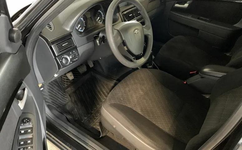 LADA (ВАЗ) 2170 1.6 MT (106 л.с.)