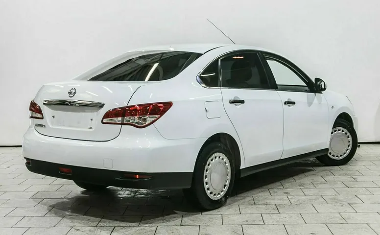 Nissan almera