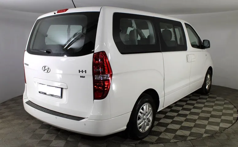 Hyundai H-1