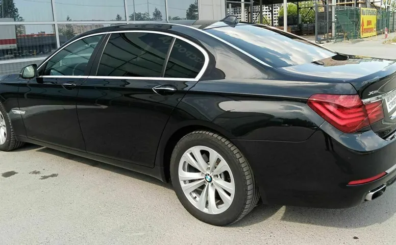 BMW 7ER 740Li xDrive 3.0 AT (320 л.с.) 4WD