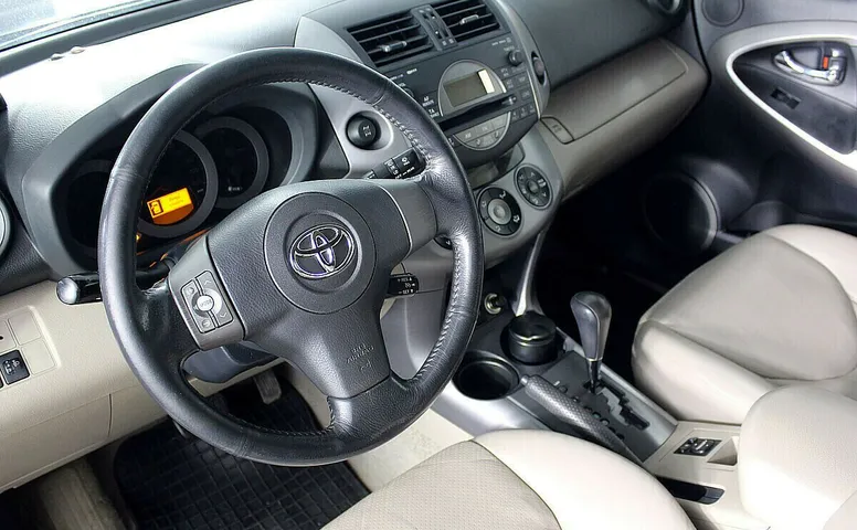 Toyota RAV4 III (XA30)