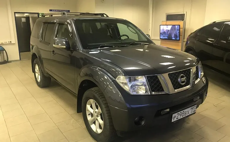 Nissan Pathfinder III