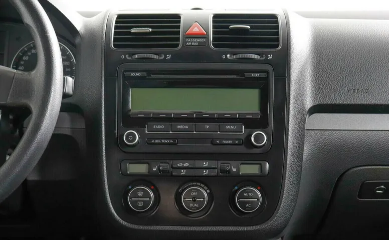 Volkswagen Jetta V