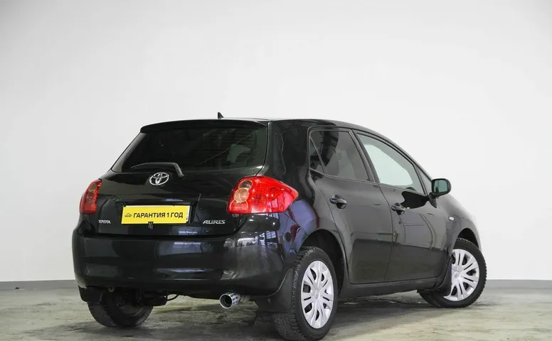 Toyota Auris, 1 поколение
