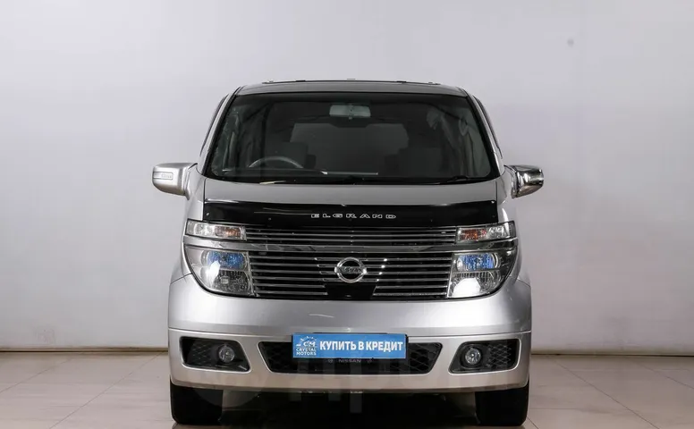 Nissan Elgrand, 2 поколение