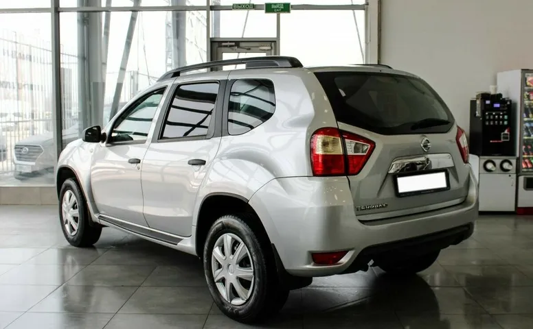 Nissan Terrano III (D10)