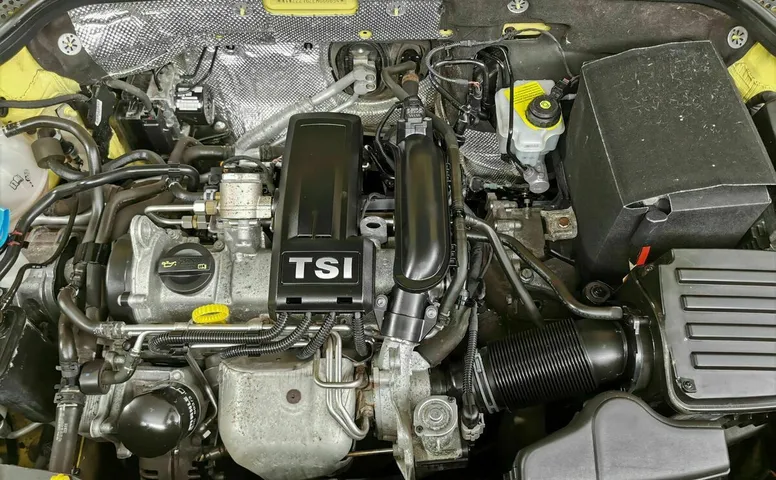 Volkswagen Beetle 1.2 TSI BlueMotion DSG (105 л.с.) Жёлтый