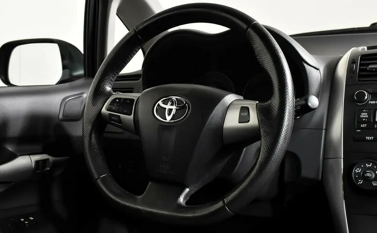 Toyota Auris I Рестайлинг