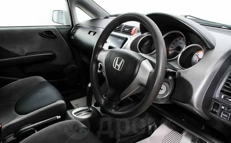 Honda Fit, 1 поколение, 2 рестайлинг