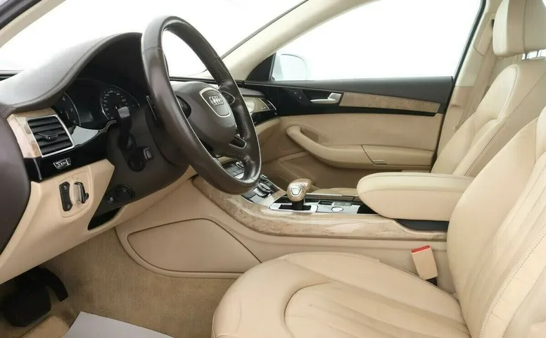 Audi A8 III (D4)