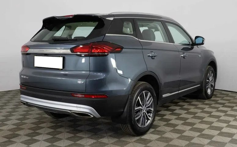 Geely atlas pro робот 2021 с пробегом 8 100 км