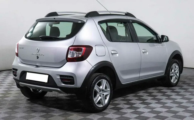 Renault sandero stepway мкпп 2017 с пробегом 50 000 км